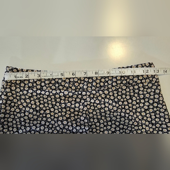 Chic Black and White Floral A-Line Skirt Size S - Picture 7 of 11